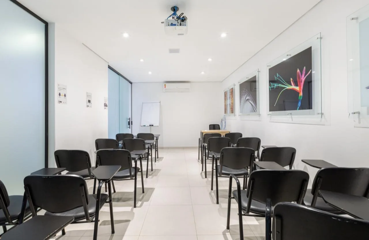 Sala de treinamento no coworking Brooklin — workshops e eventos